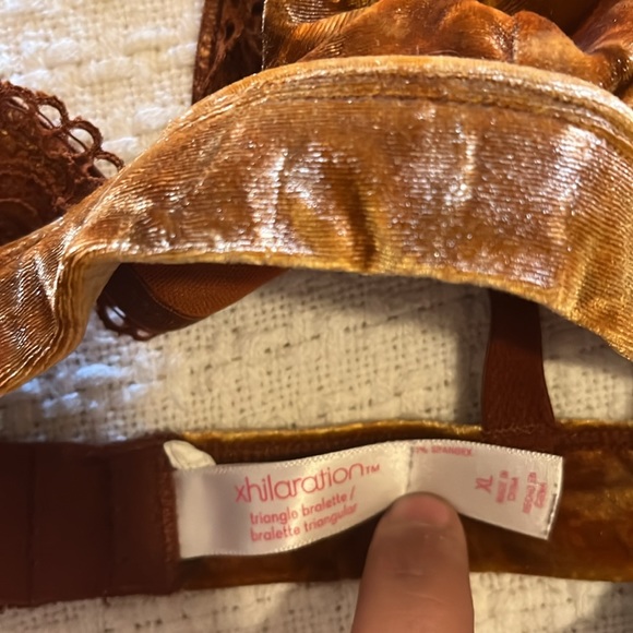 2 velour triangle bralettes. Xhilaration brand. Size XL. - Picture 4 of 6